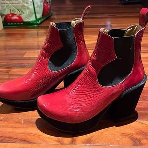 John Fluevog red patent leather Chelsea boots size 7